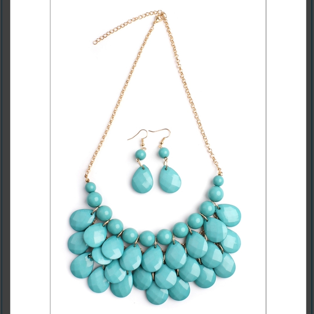 Teardrop Statement Necklace